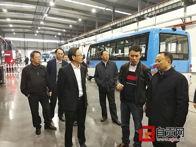 引大項(xiàng)目育大產(chǎn)業(yè) 聚新動(dòng)能創(chuàng)新優(yōu)勢(shì) 何樹(shù)平率隊(duì)赴渝開(kāi)展投資促進(jìn)活動(dòng)